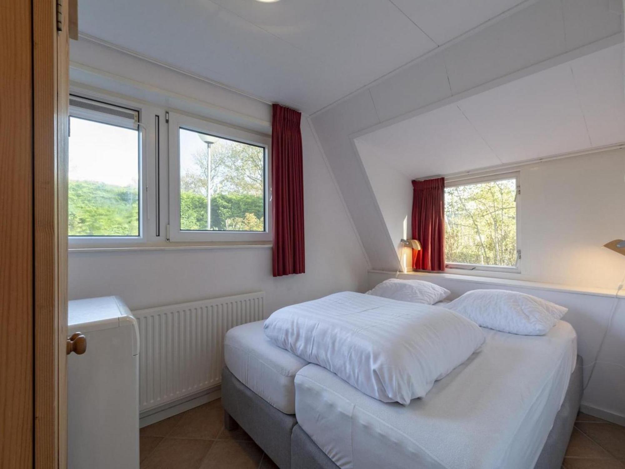 Alluring Home With Garden Callantsoog Eksteriør bilde